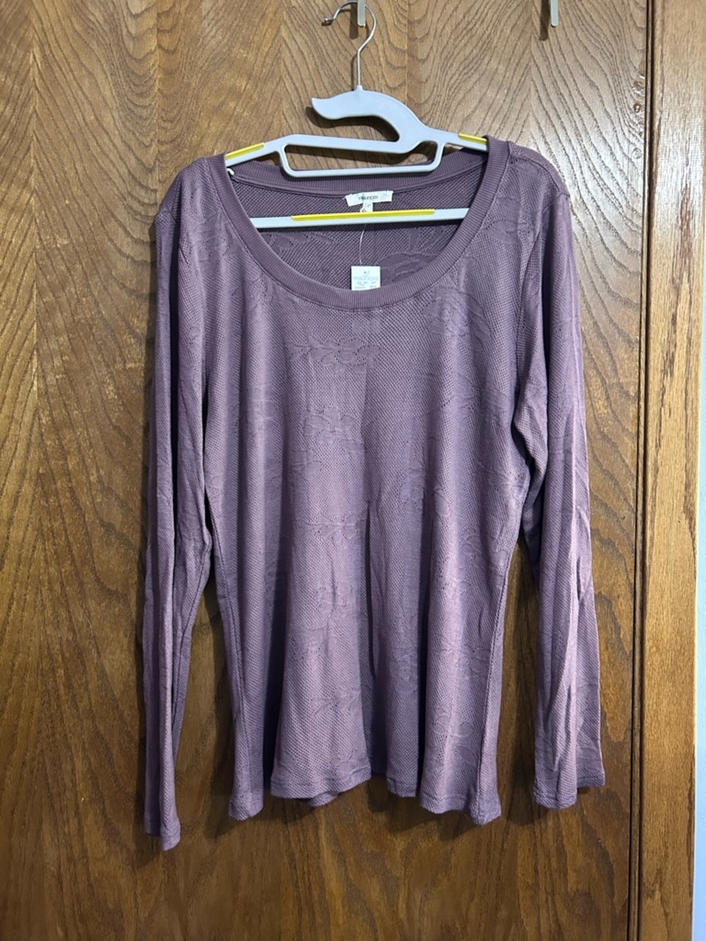 Maurices XL Floral Jacquard Mesh top NWT - Picture 3 of 4